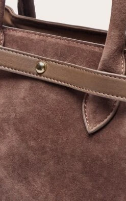 PrettyLittleThing Chocolate Faux Suede Gold Hardware Structured Handbag -FRAME Clothing Shop d464c297bbbebc666da004948b9048560e774f48 CNO3438 5 chocolate faux suede gold hardware hand bag