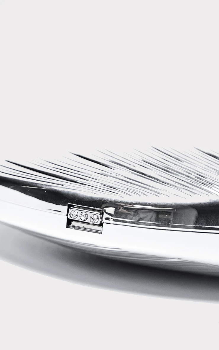 PrettyLittleThing Silver Metallic Hard Shell Box Clutch - Elegant Evening Handbag 5 PrettyLittleThing Silver Metallic Hard Shell Box Clutch - Elegant Evening Handbag - Image 5