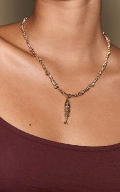 Prettylittlething Gold Multi-Fish Charm Detail Necklace – Dainty Sea-Inspired Gold Chain