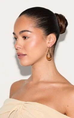 PrettyLittleThing Gold Oversized Slim Hoop Earrings - Minimalist Stud Fastening Statement Hoops 5 PrettyLittleThing Gold Oversized Slim Hoop Earrings - Minimalist Stud Fastening Statement Hoops -FRAME Clothing Shop e1013be6ec91d3d7d58ad7d0a0dba882d8e11882 CNM1958 3 gold oversized slim hoop earrings