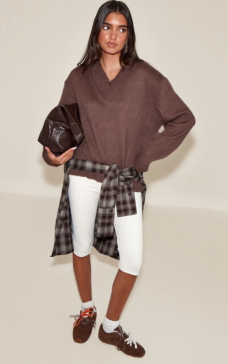 Prettylittlething Mink Brushed Laguna Knit V Neck Sweater 3 Prettylittlething Mink Brushed Laguna Knit V Neck Sweater - Image 3