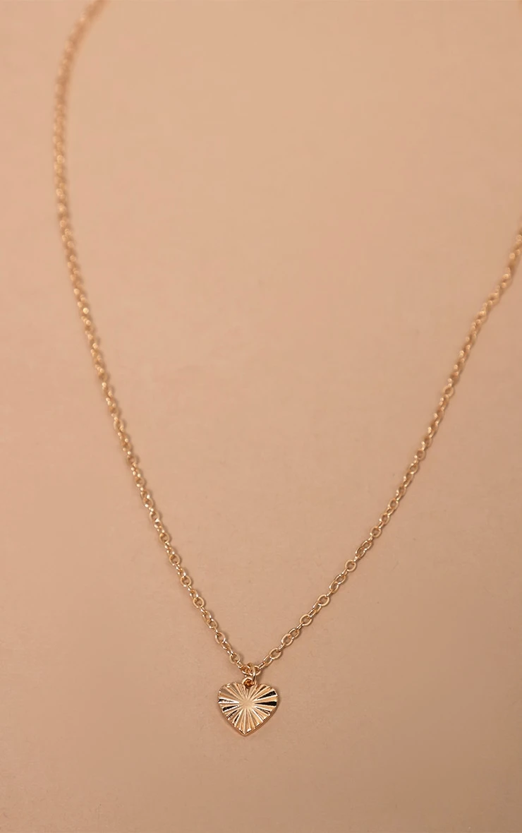 Prettylittlething Gold Fine Chain Delicate Heart Pendant Necklace 4 Prettylittlething Gold Fine Chain Delicate Heart Pendant Necklace - Image 4