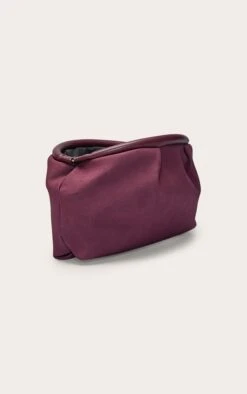 PrettyLittleThing Plum Faux Suede Hard Handle Structured Evening Clutch Bag 8 PrettyLittleThing Plum Faux Suede Hard Handle Structured Evening Clutch Bag -FRAME Clothing Shop fc9c878b3fe9808999f43f5b3f61cc4495b71e93 CNO3442 4 plum faux suede hard handle clutch bag