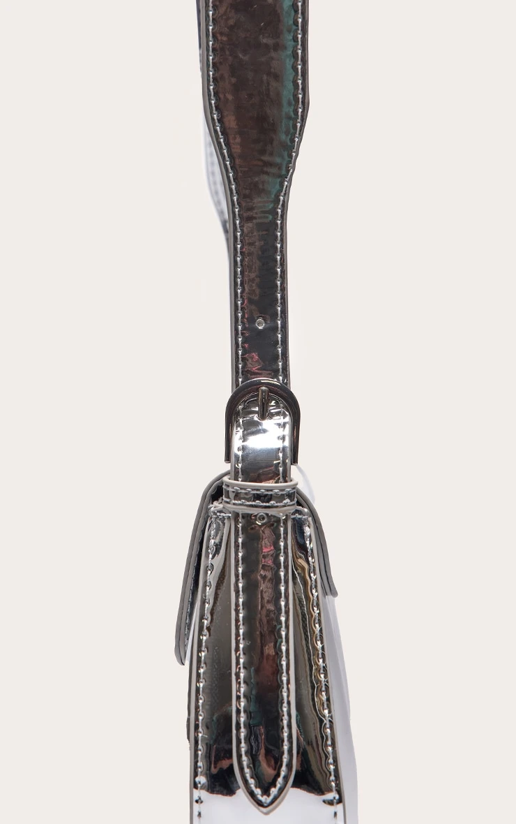 PrettyLittleThing Silver Metallic Trapeze Shoulder Bag – High-Shine Architectural Handbag 5 PrettyLittleThing Silver Metallic Trapeze Shoulder Bag – High-Shine Architectural Handbag - Image 5