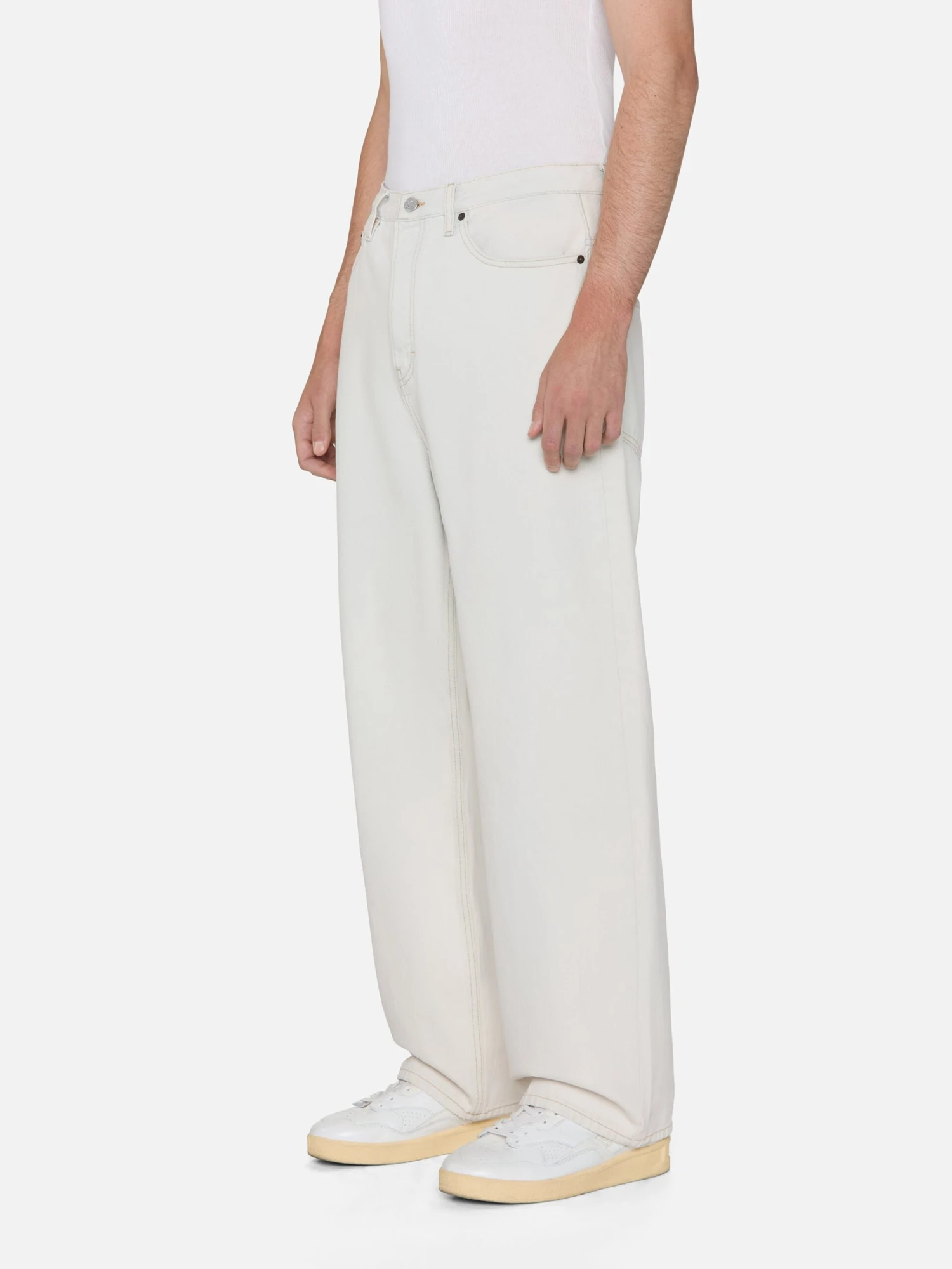 FRAME Clothing Shop 11 FRAME Clothing Shop -FRAME Clothing Shop M004DPA210 BLOT 0793 scaled 1